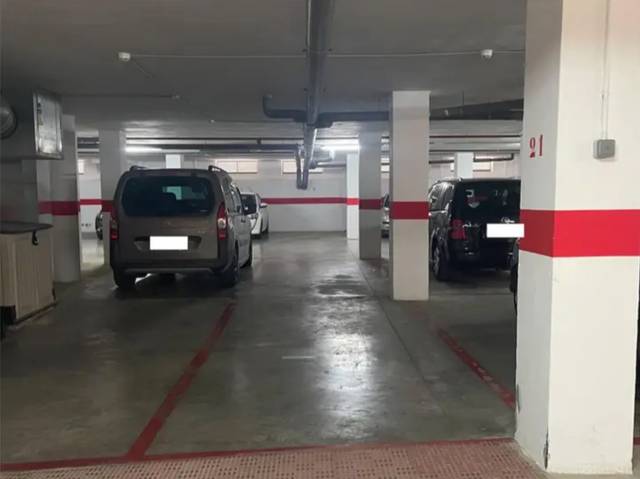 Garaje en Alquiler en Plaza de la Libertad, 9 en Almoradí