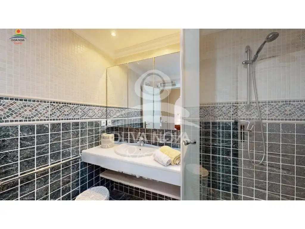 Baño de Casa o chalet en venta en Oliva con Jardín privado
