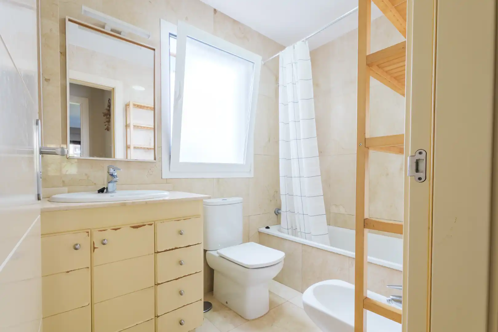 Bathroom of Flat for sale in San Cristóbal de la Laguna  with Furnished, Oven and Washing machine