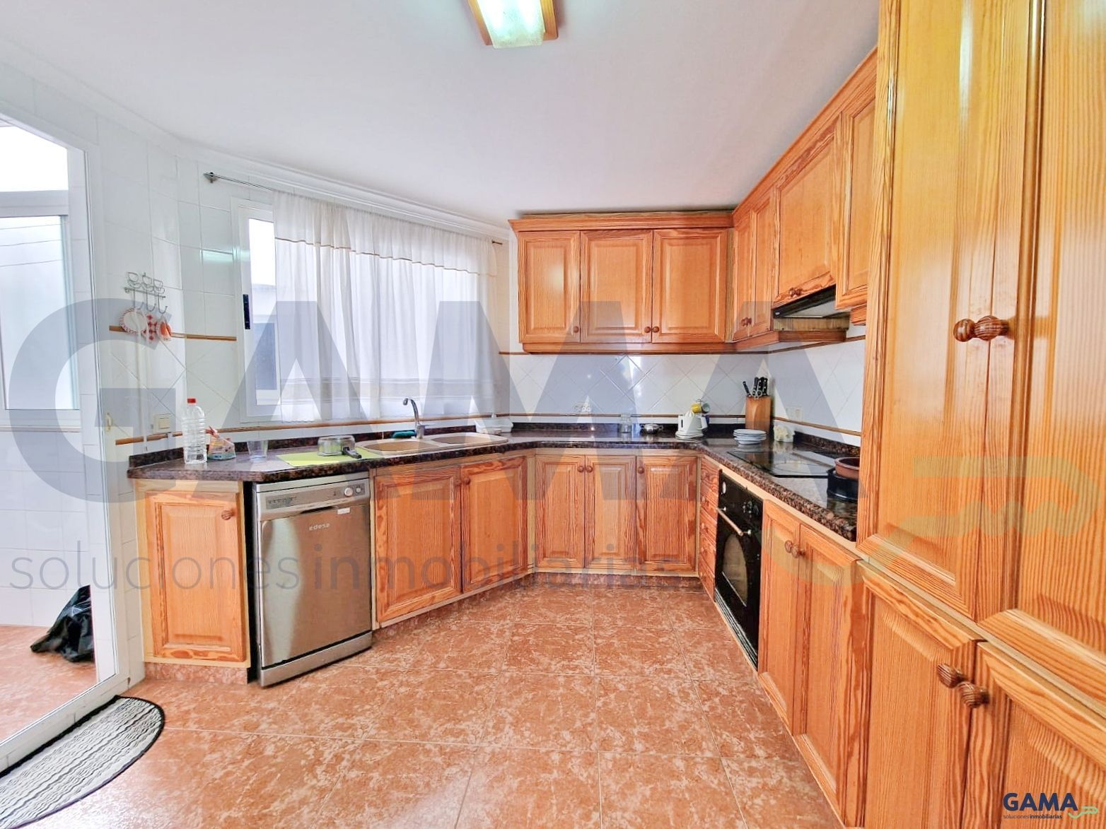 Kitchen of Flat to rent in Alzira  with Air Conditioner and Furnished