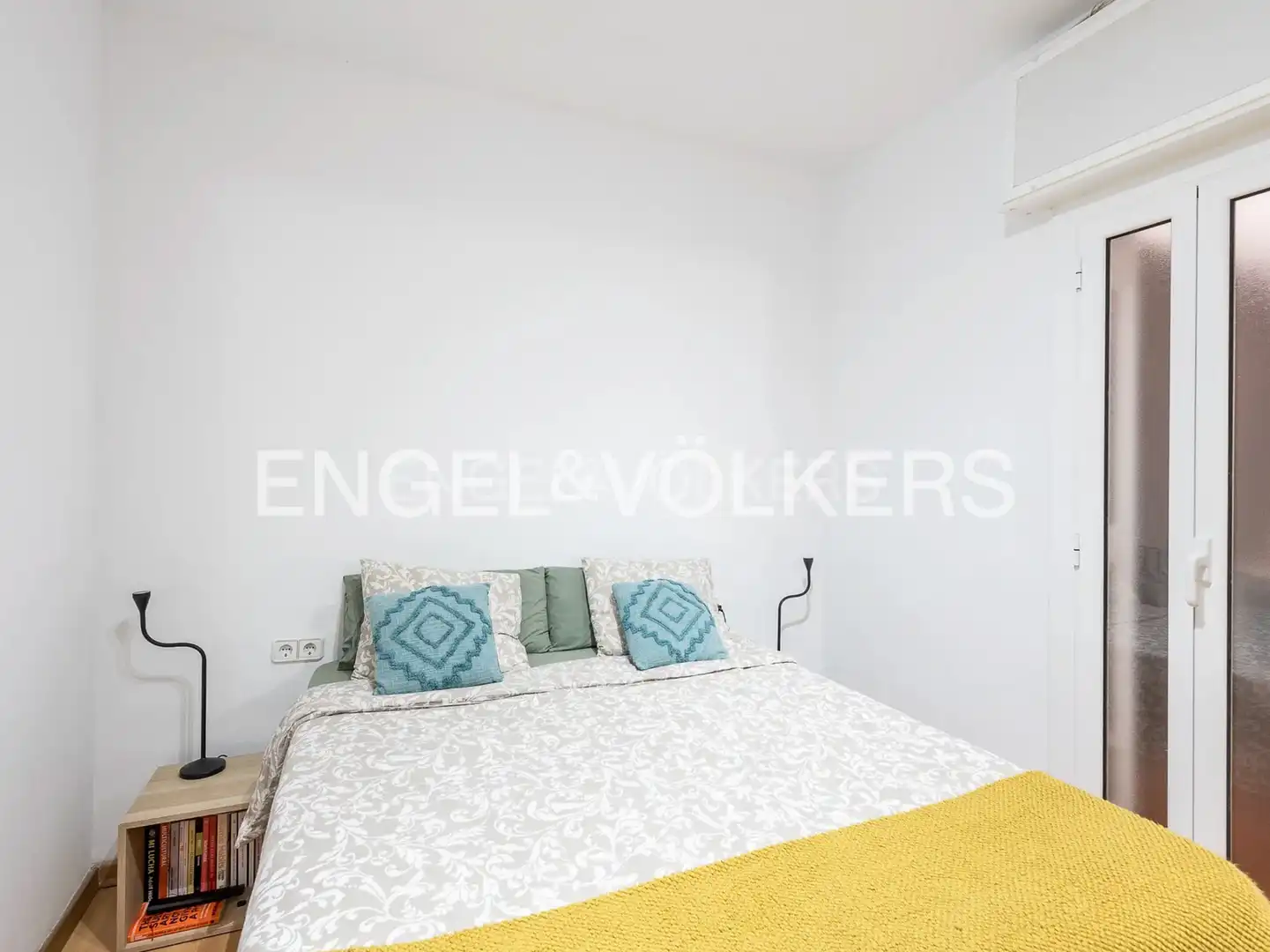 Bedroom of Flat for sale in Barcelona  with Air Conditioner and Heating