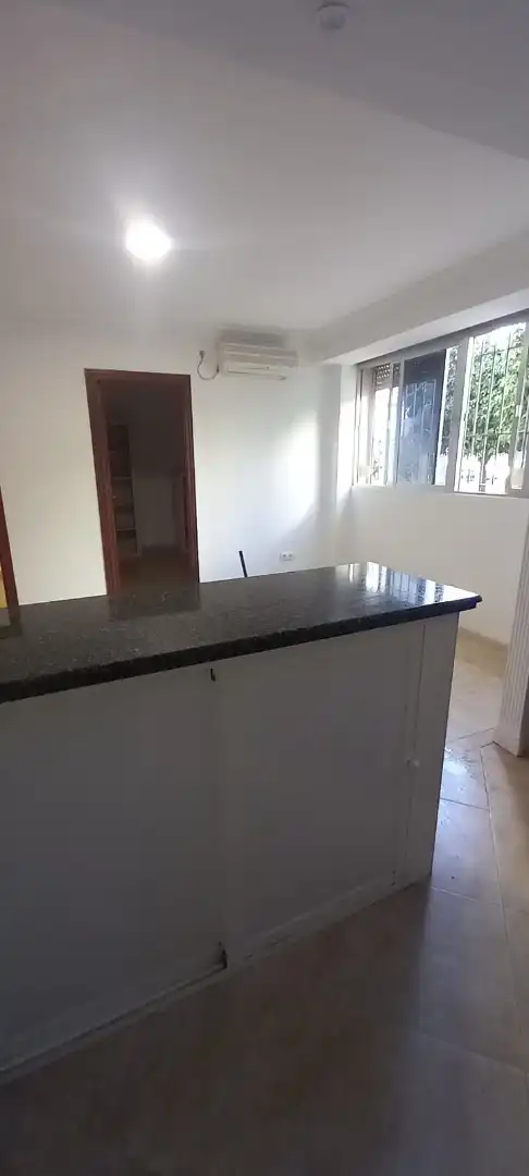 Cuina de Pis en venda en Dos Hermanas amb Aire condicionat