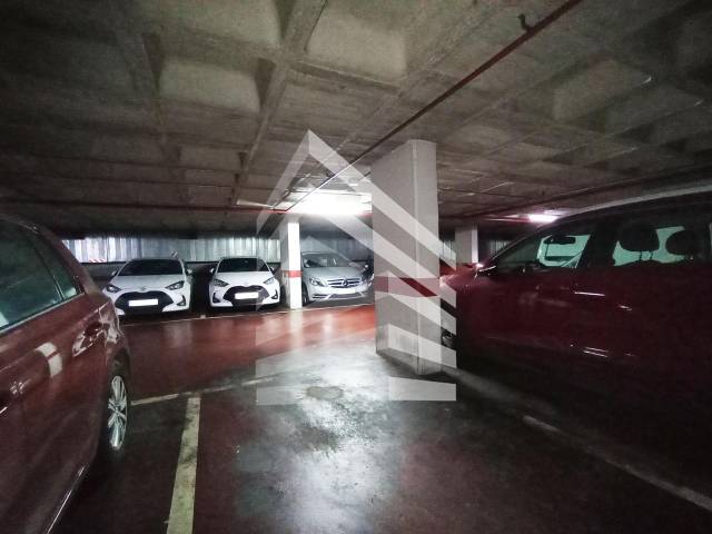 Garaje en Alquiler en De Madrid en Sants-Badal