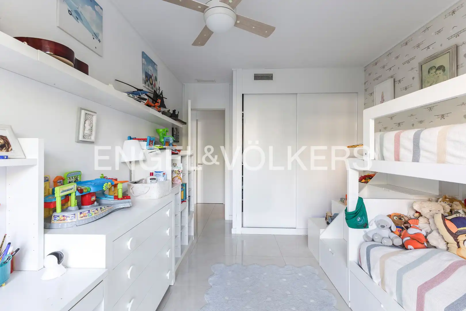 Habitación de Apartamento en venta en Pozuelo de Alarcón con Aire acondicionado, Calefacción y Jardín privado