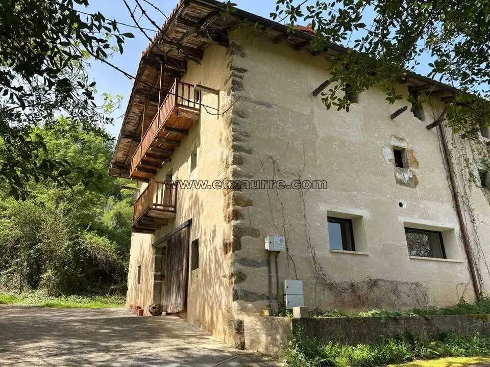 Außenansicht von Country house zur Miete in Laudio / Llodio mit Heizung und Balkon