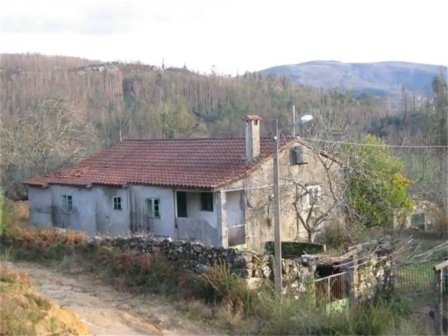 Vista exterior de Finca rústica en venda en Campo Lameiro amb Balcó