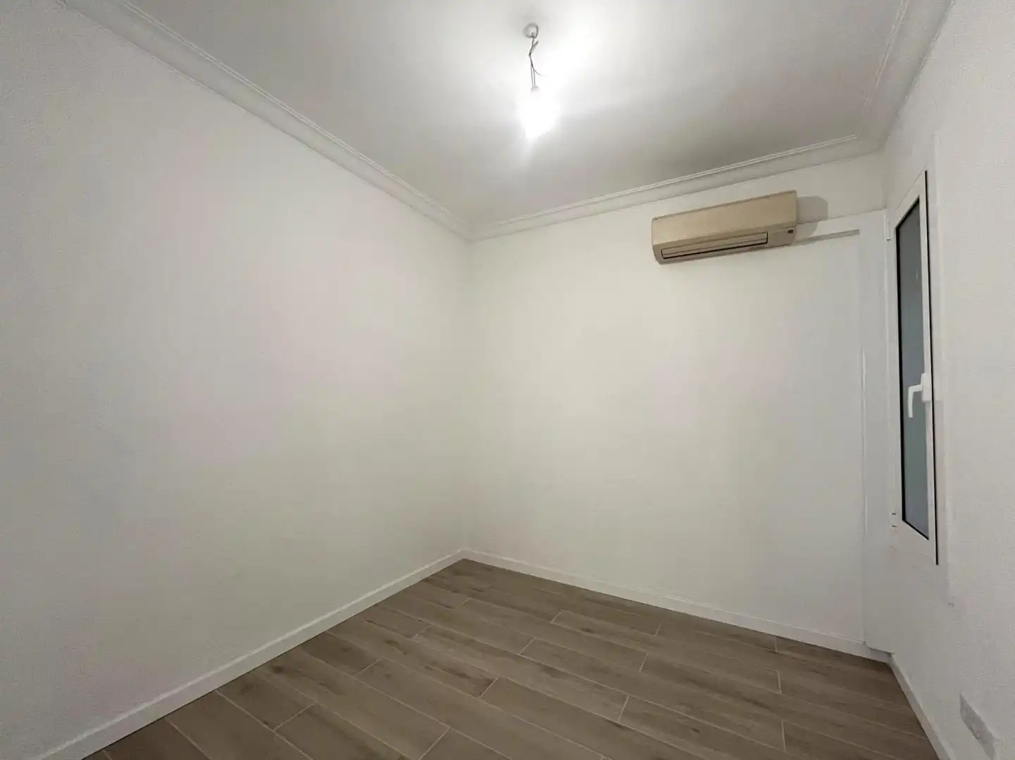 Habitación de Oficina de alquiler en Barcelona con Aire acondicionado y Calefacción