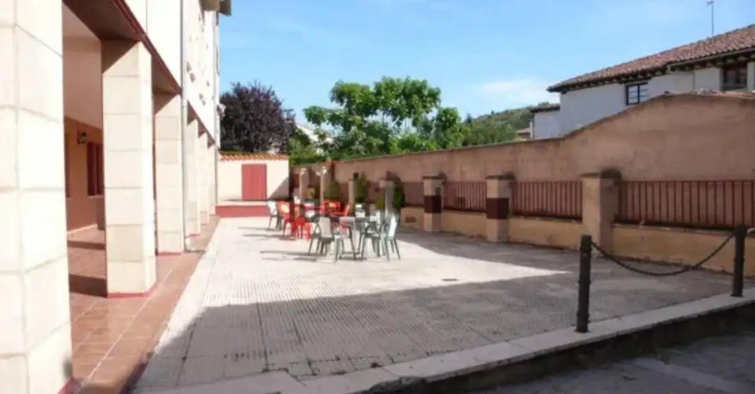 Terrassa de Local en venda en Covarrubias amb Calefacció, Terrassa i Moblat
