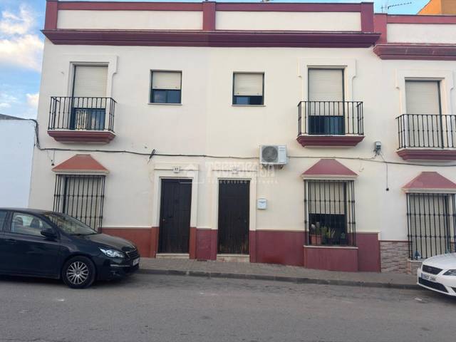 Casa-chalet en Venta en C. Cristóbal Colón en La Lantejuela