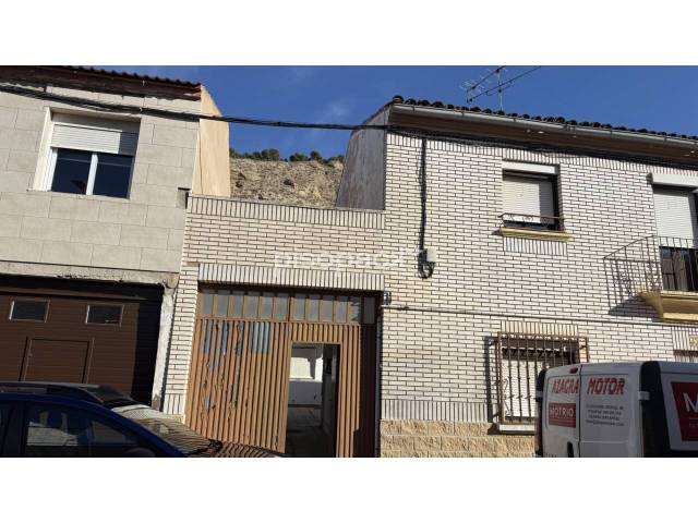 Casa-chalet en Venta en Calle Gregorio Muro Luri en Azagra