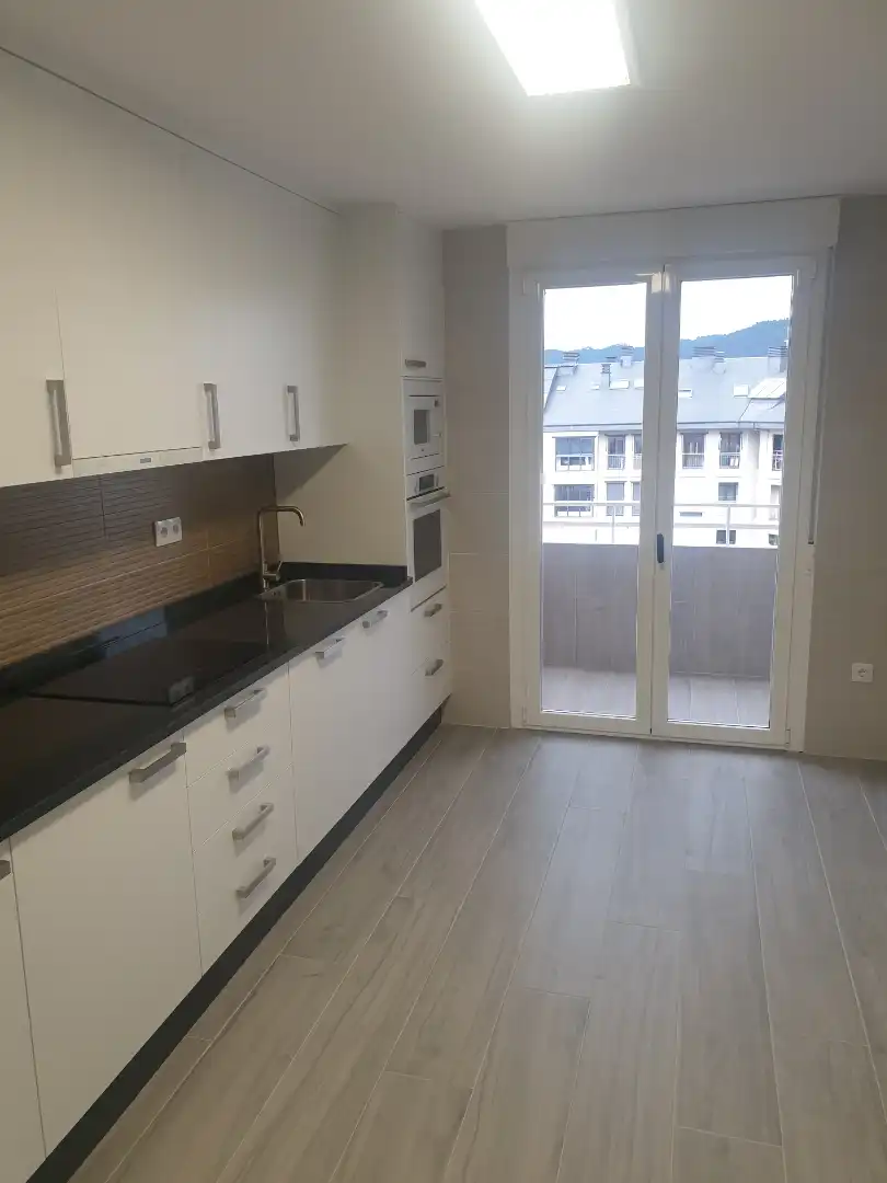 Cocina de Piso de alquiler en Ourense Capital 