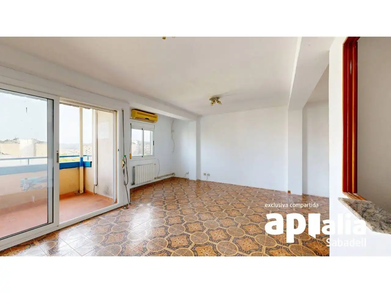 Piso con terraza en venta en Avenida Costa Brava 16