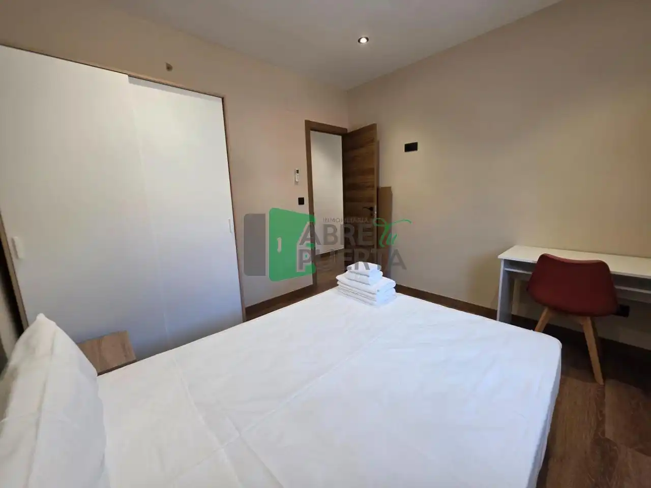 Dormitori de Casa o xalet de lloguer en Ourense Capital  amb Calefacció i Moblat