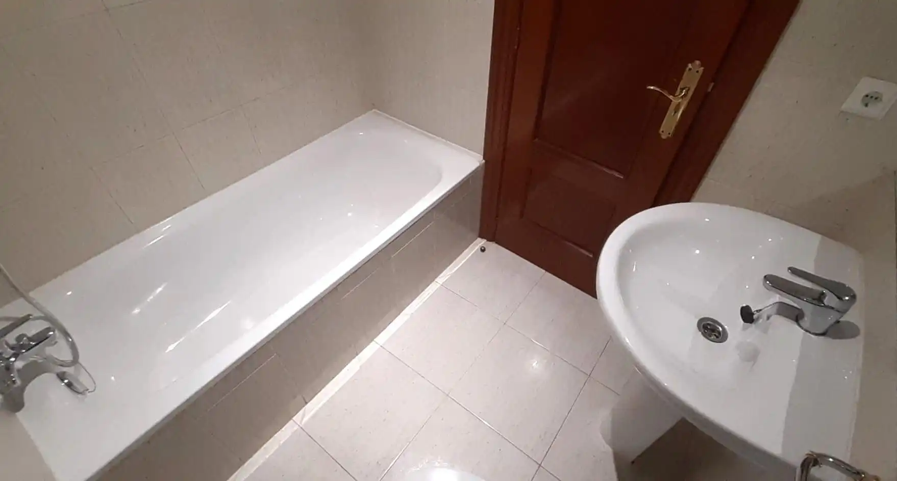 Badezimmer von Wohnung zur Miete in Valladolid mit Heizung und Abstellraum