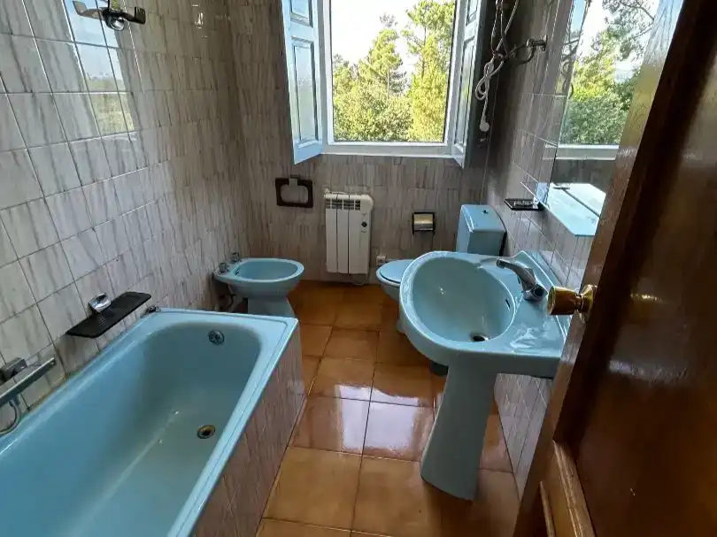 Bany de Pis en venda en Amoeiro amb Jardí privat, Parquet i Balcó