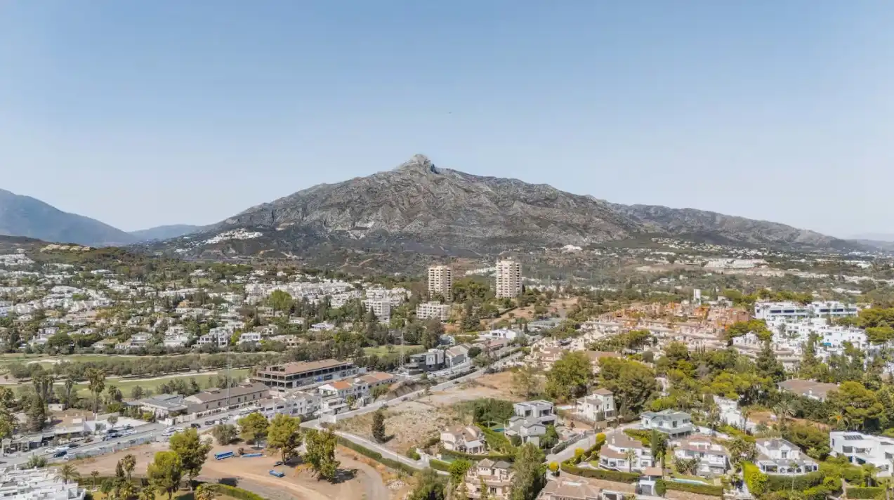 Vista exterior de Piso en venta en Marbella con Aire acondicionado, Jardín privado y Parquet