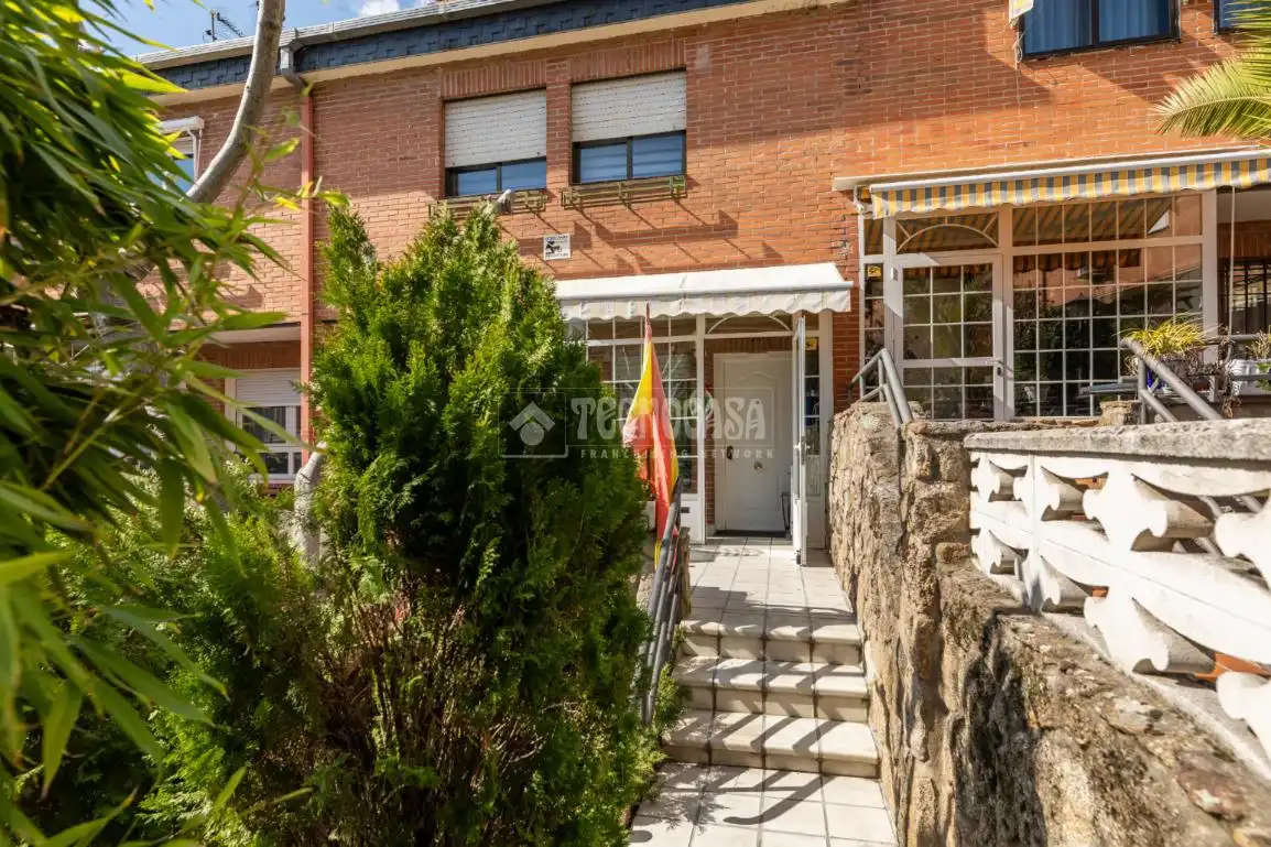 Exterior view of Detached homes for sale in Torrelodones  with Heating, Private garden and Terrace