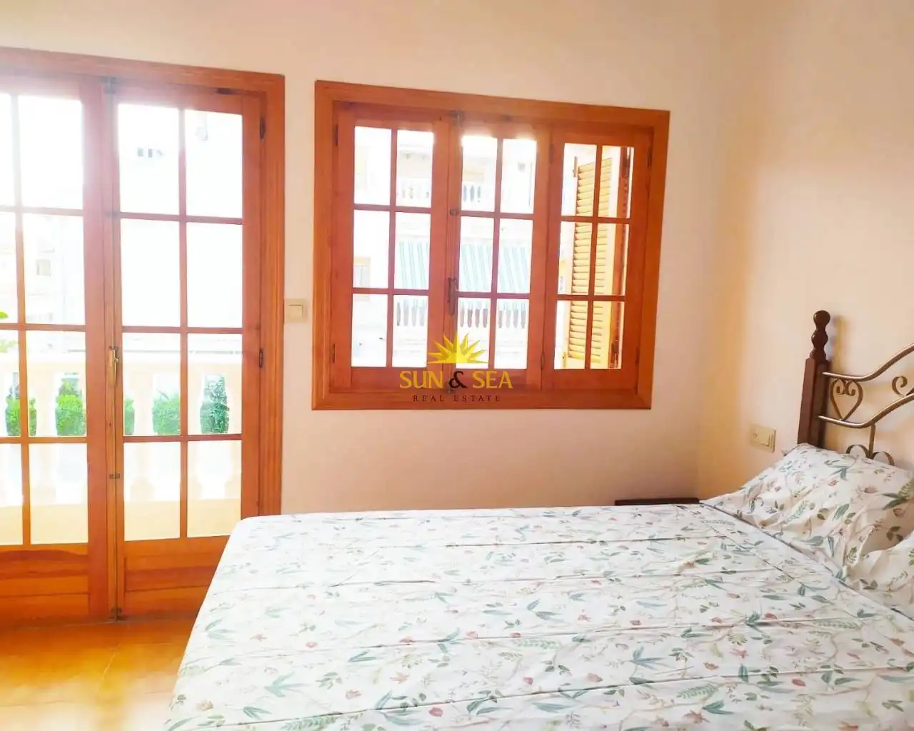 Dormitori de Dúplex de lloguer en Santa Pola amb Aire condicionat, Calefacció i Terrassa