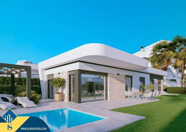 Casa-chalet en Venta en Golf Bahía