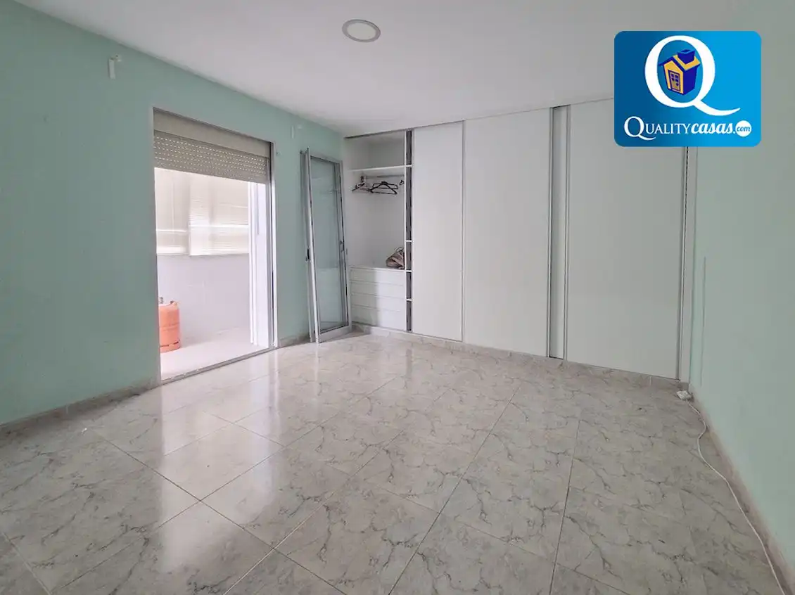 Apartament amb terrassa en venda a Centro