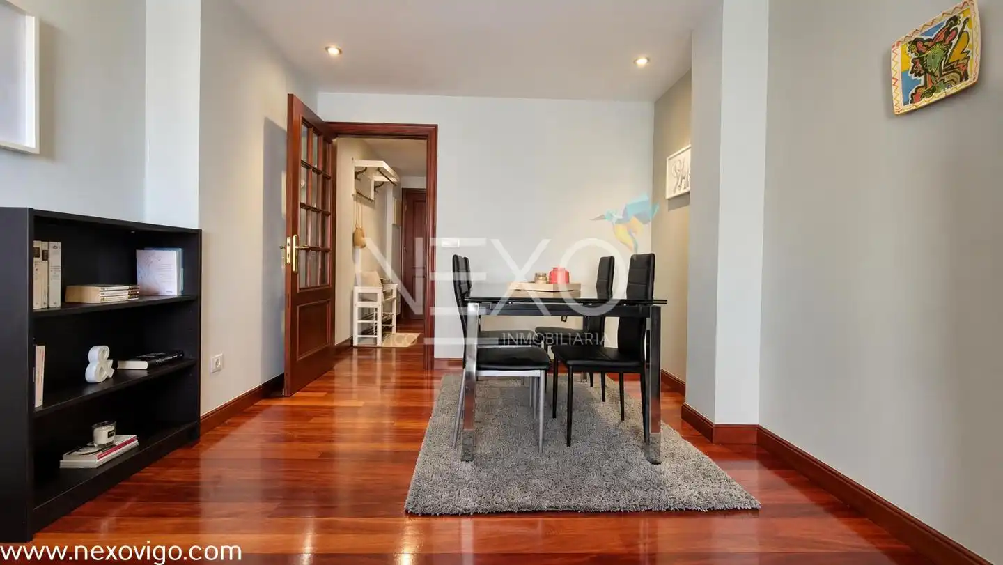 Sala de estar de Piso en venta en Vigo  con Calefacción, Parquet y Trastero