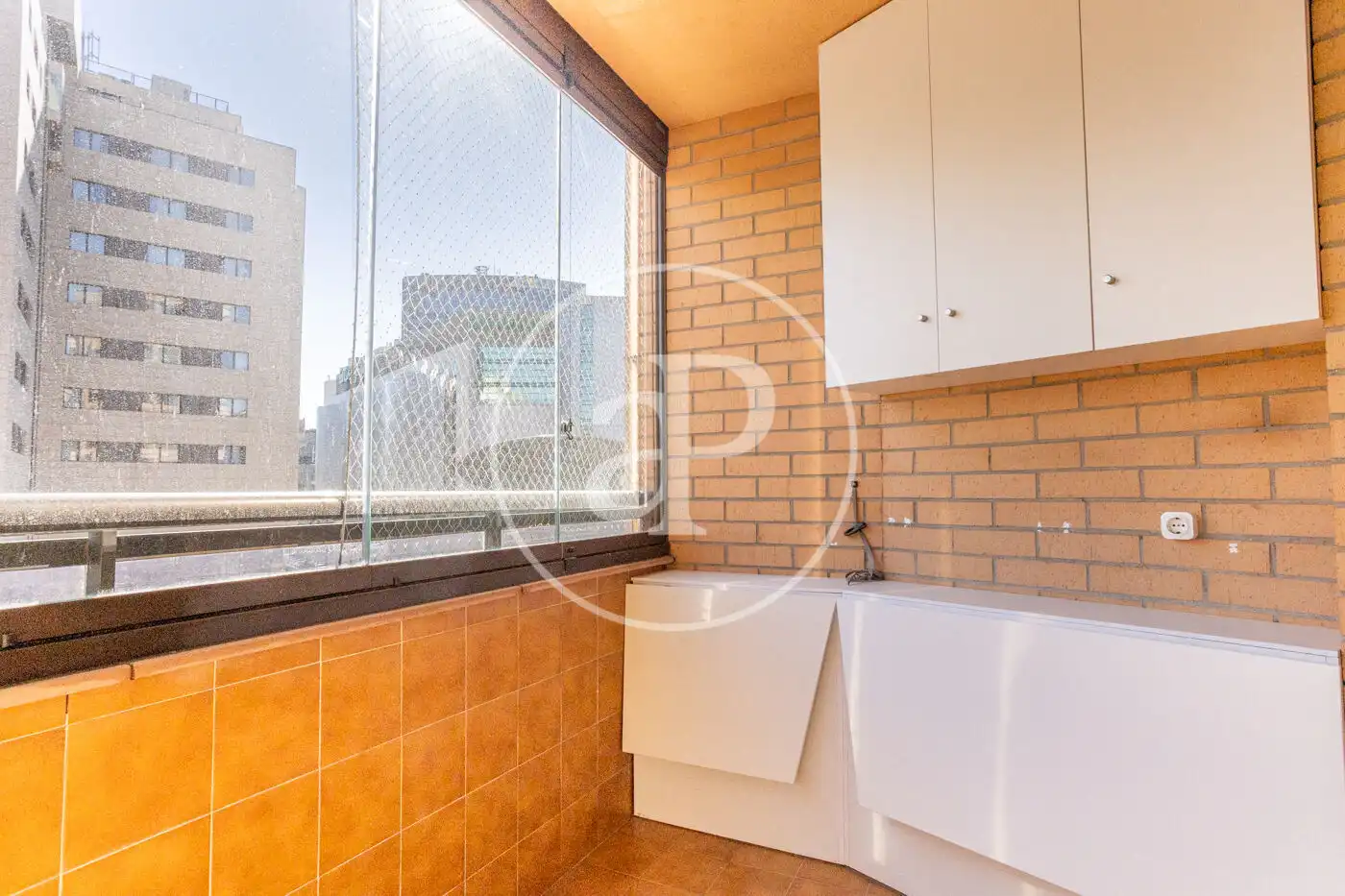 Außenansicht von Wohnung zur Miete in Valencia mit Klimaanlage, Heizung und Privatgarten