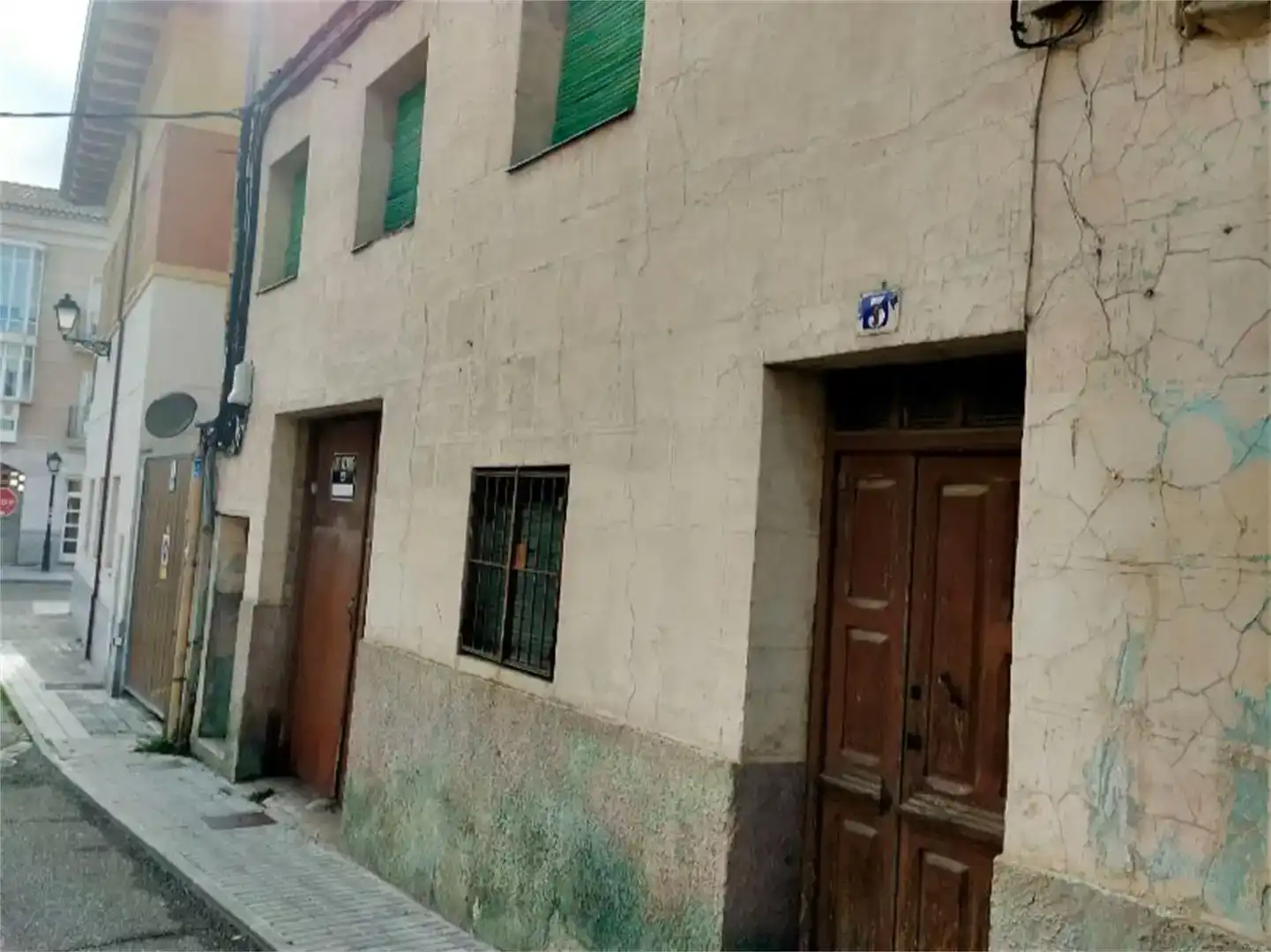 Vista exterior de Casa adosada en venda en Peñafiel