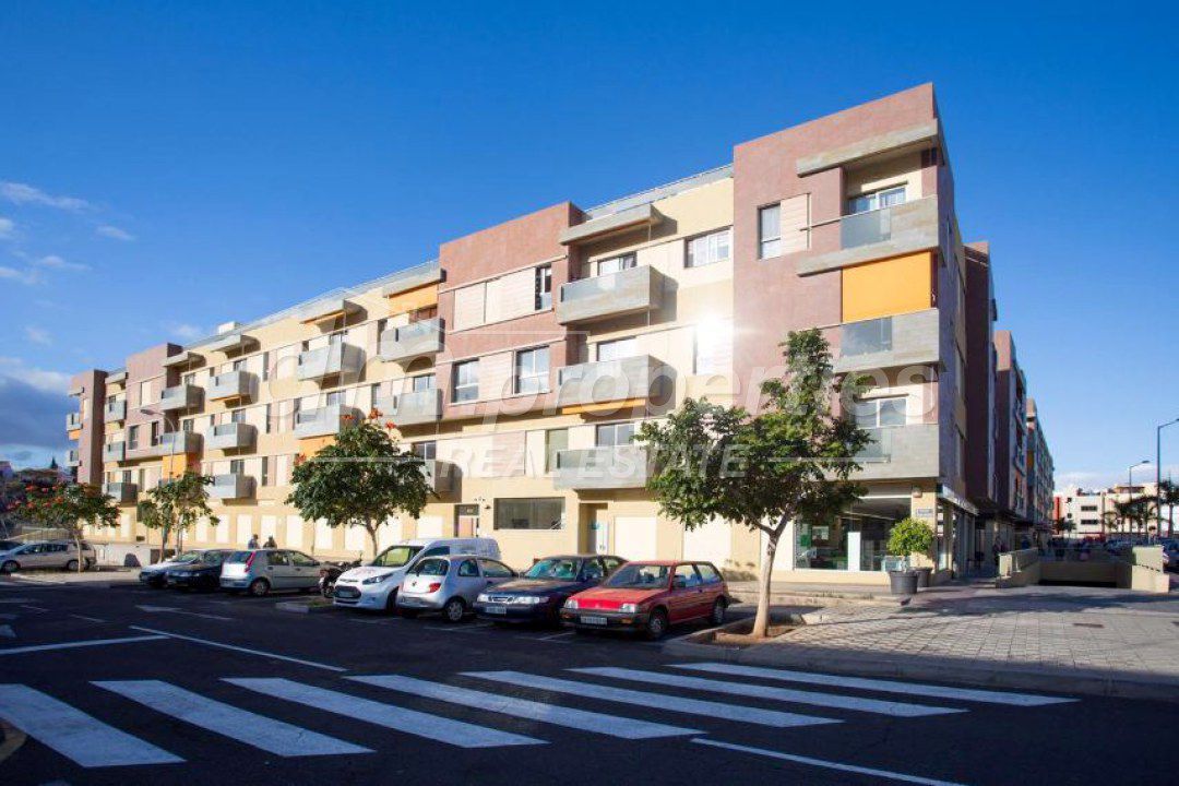 Vista exterior de Apartament en venda en Guía de Isora amb Terrassa