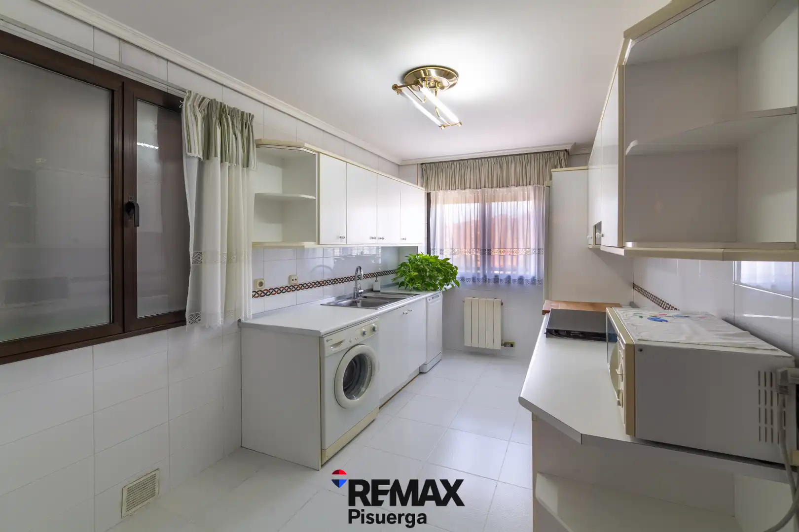 Küche von Wohnung zum Verkauf in Valladolid mit Heizung, Terrasse und Abstellraum