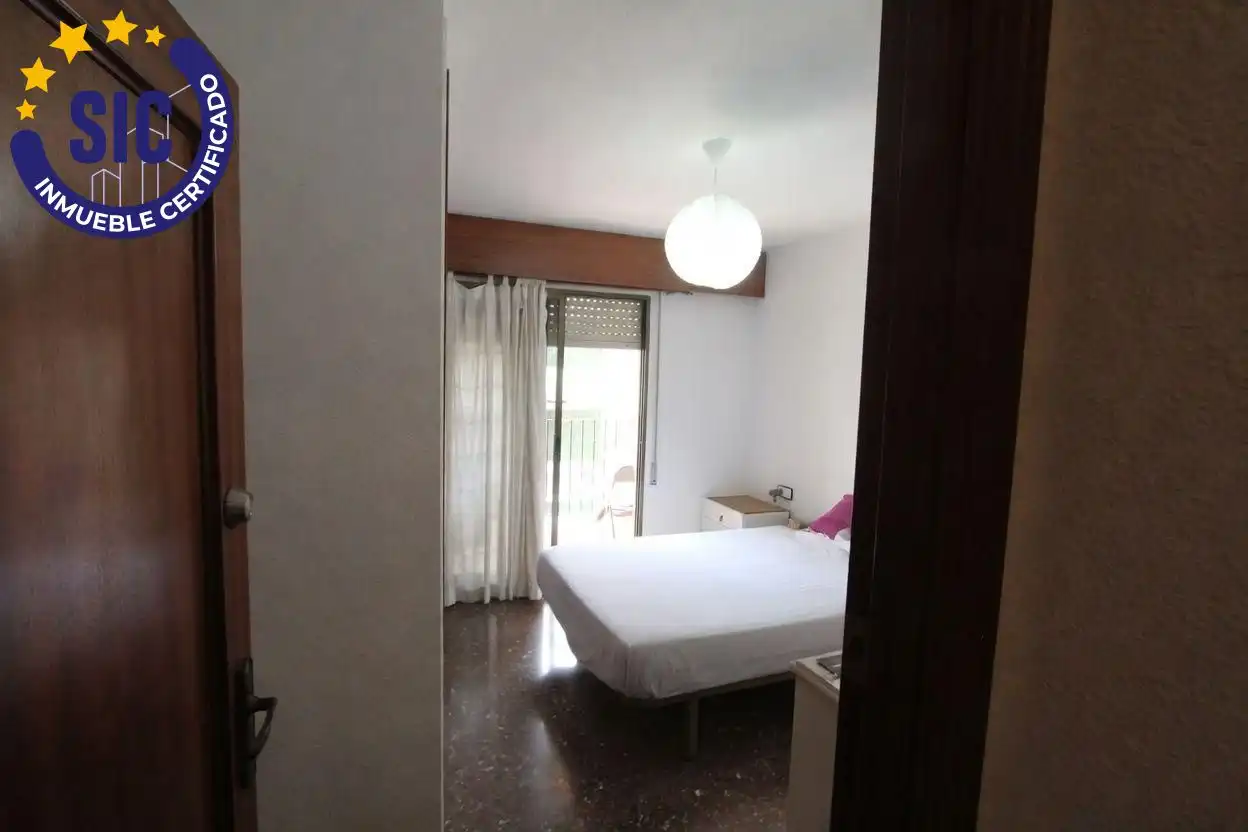 Habitación de Piso en venta en Paterna con Terraza y Balcón