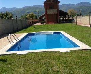 Piscina de Casa o xalet en venda en Ponferrada amb Calefacció, Jardí privat i Terrassa