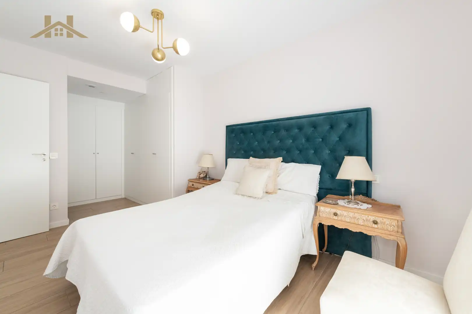 Bedroom of Flat for sale in Boadilla del Monte  with Parquet flooring, Terrace and Oven