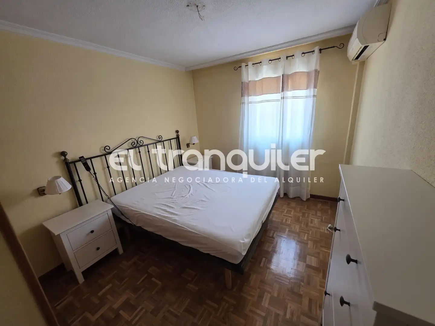 Habitación de Piso de alquiler en Madrid con Aire acondicionado, Parquet y Amueblado