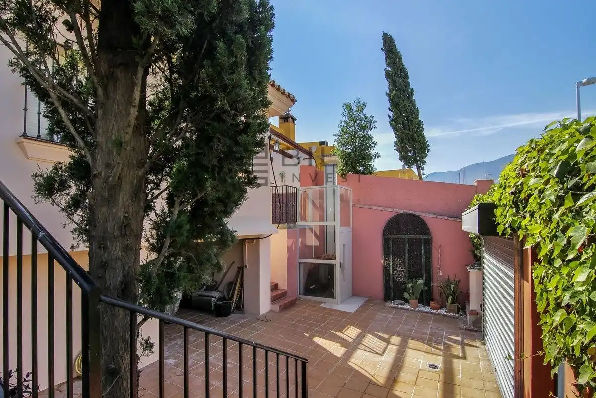 Vista exterior de Casa o chalet en venta en Mijas con Aire acondicionado, Terraza y Trastero