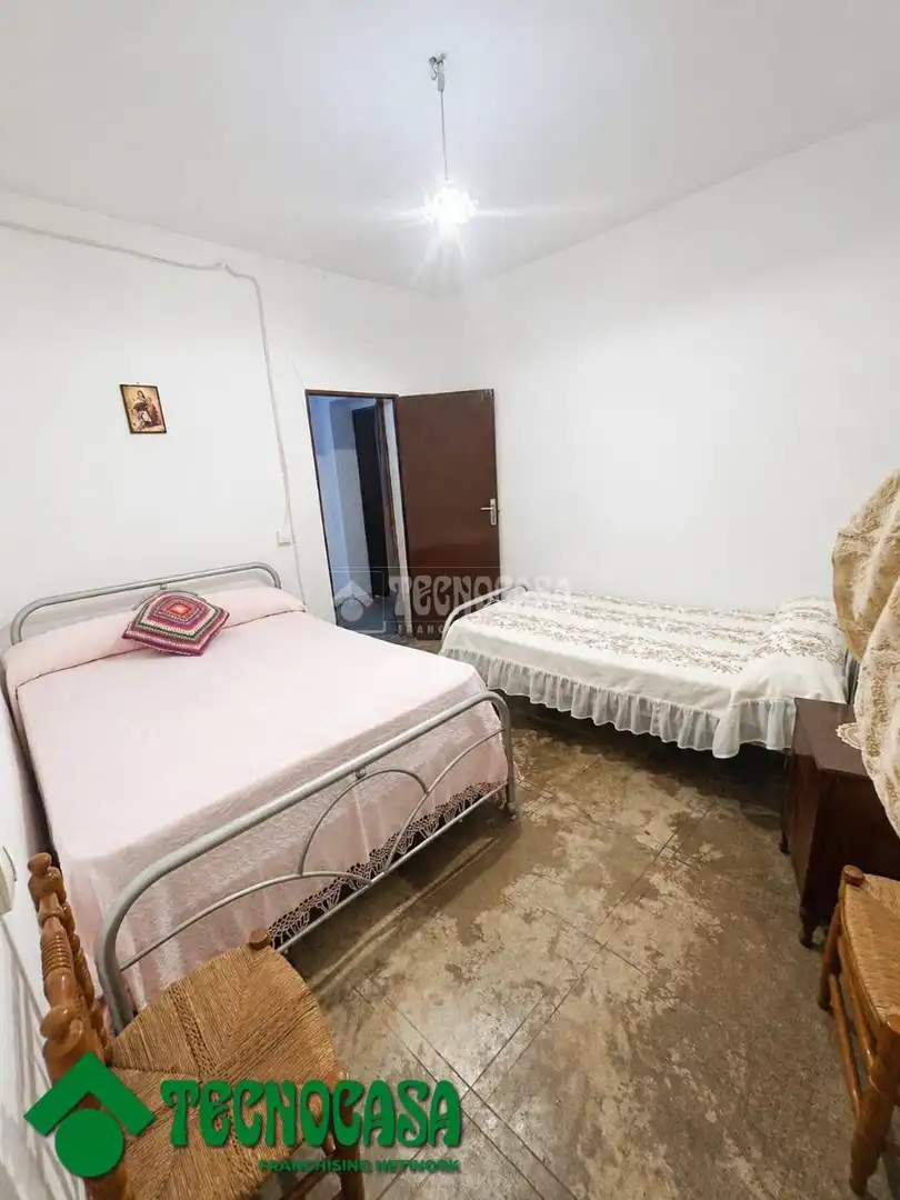Dormitori de Casa o xalet en venda en Gálvez amb Jardí privat