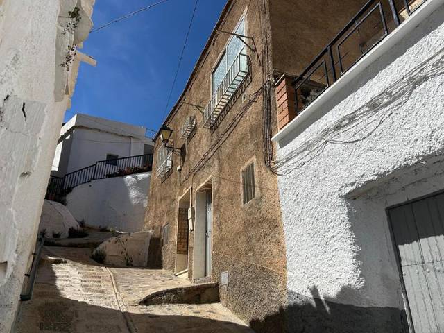 Casa-chalet en Venta en Abrucena