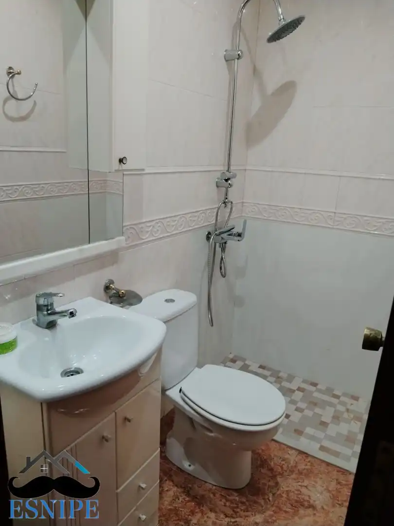 Badezimmer von Wohnung zum Verkauf in Archena mit Klimaanlage und Balkon