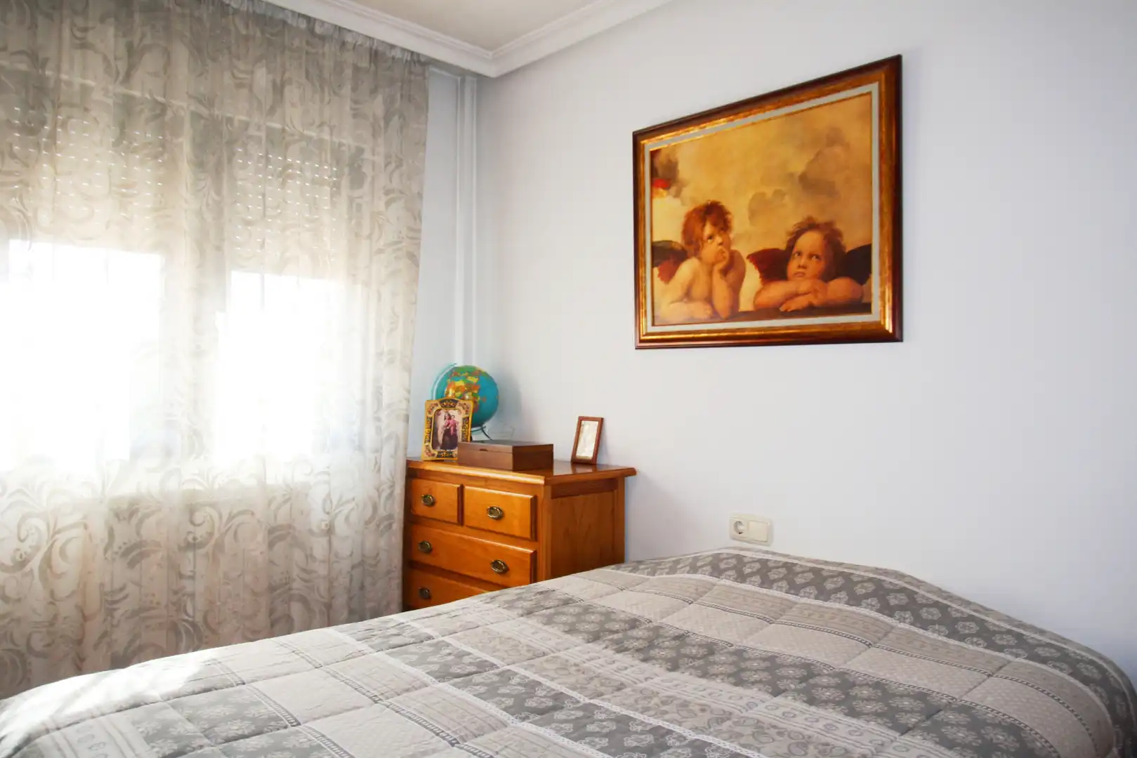 Habitación de Casa adosada en venta en Albacete con Aire acondicionado, Calefacción y Terraza