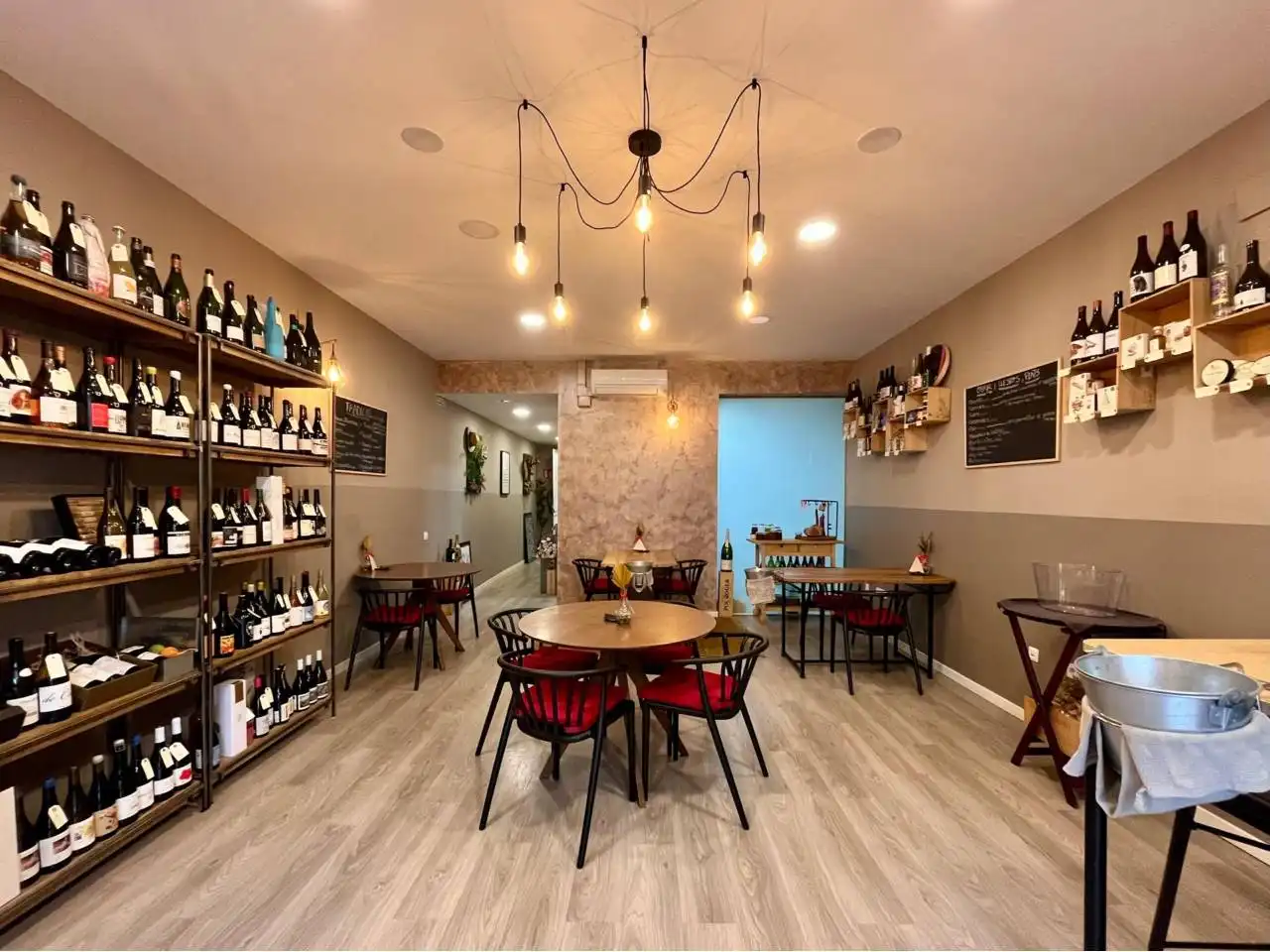 Dining room of Premises for rent in Sant Sadurní d'Anoia  with Air Conditioner