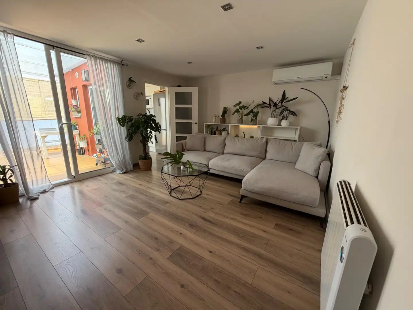 Wohnzimmer von Dachboden zum Verkauf in Mataró mit Klimaanlage, Heizung und Parkett