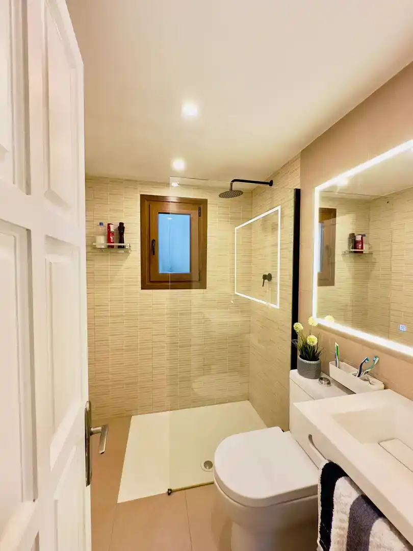 Bany de Casa o xalet en venda en L'Estartit amb Aire condicionat, Piscina i Balcó