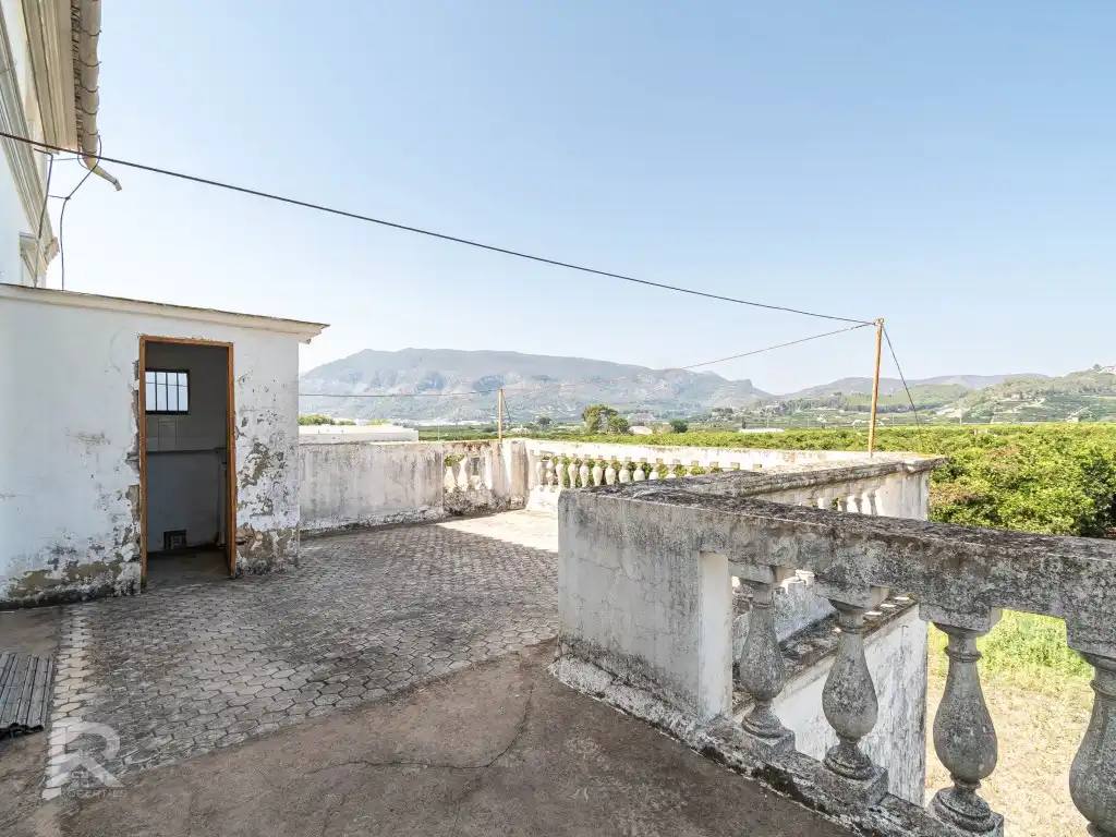 Exterior view of Houses for sale in Benifairó de la Valldigna