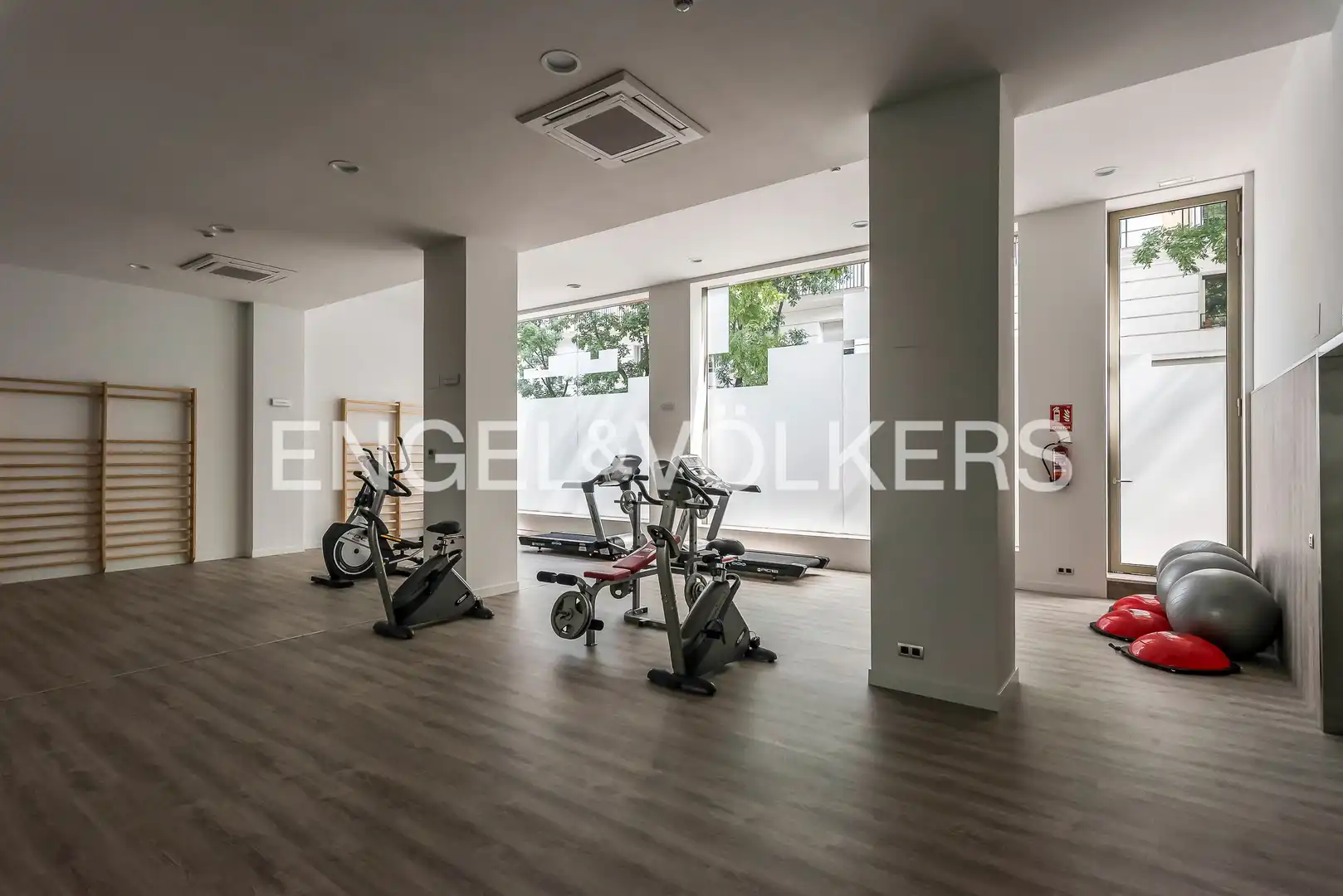 Flat for rent in Madrid  with Air Conditioner, Heating and Storage room