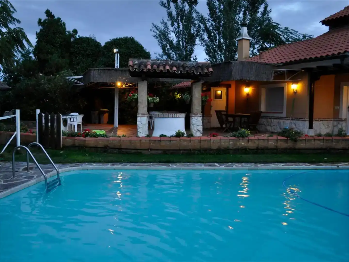Piscina de Local de lloguer en Olmedo, Valladolid