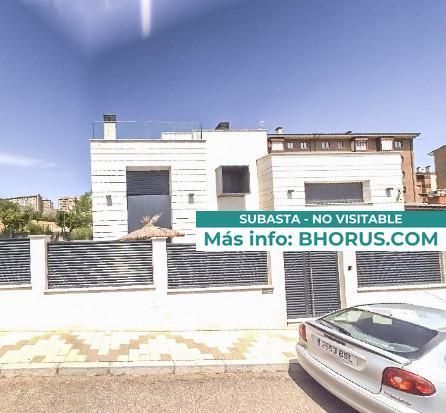 Vista exterior de Casa o xalet en venda en Valladolid Capital amb Jardí privat