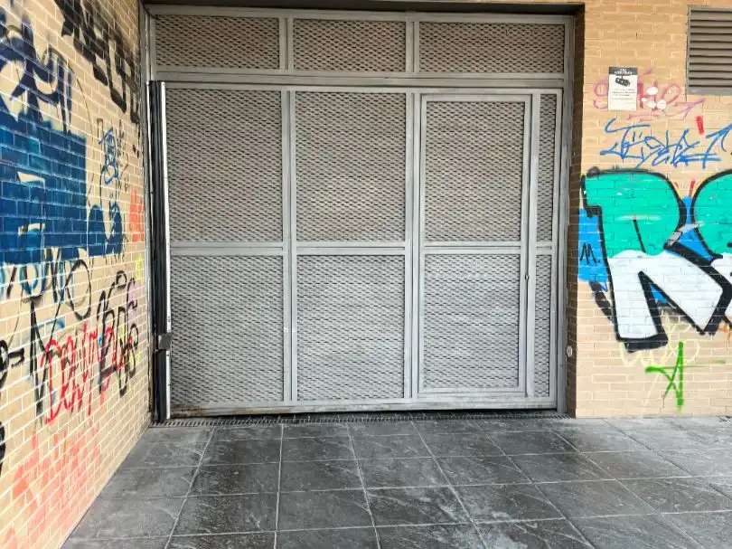 Vista exterior de Garaje de alquiler en Murcia