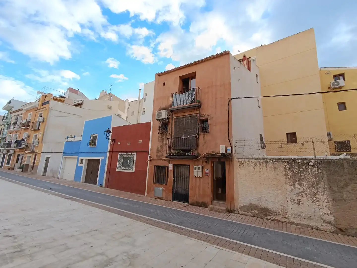 Vista exterior de Casa o chalet en venta en Villajoyosa / La Vila Joiosa con Aire acondicionado, Amueblado y Balcón
