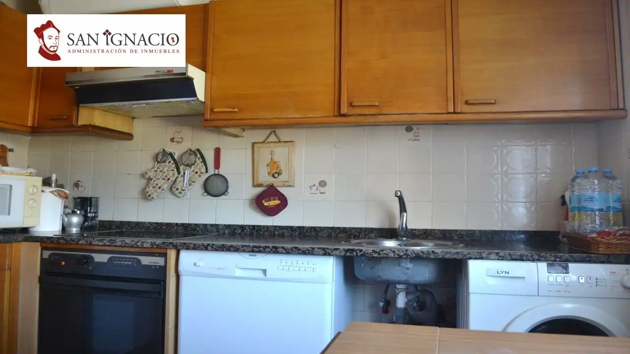 Cuina de Casa o xalet en venda en Valle de Tobalina amb Calefacció, Jardí privat i Terrassa