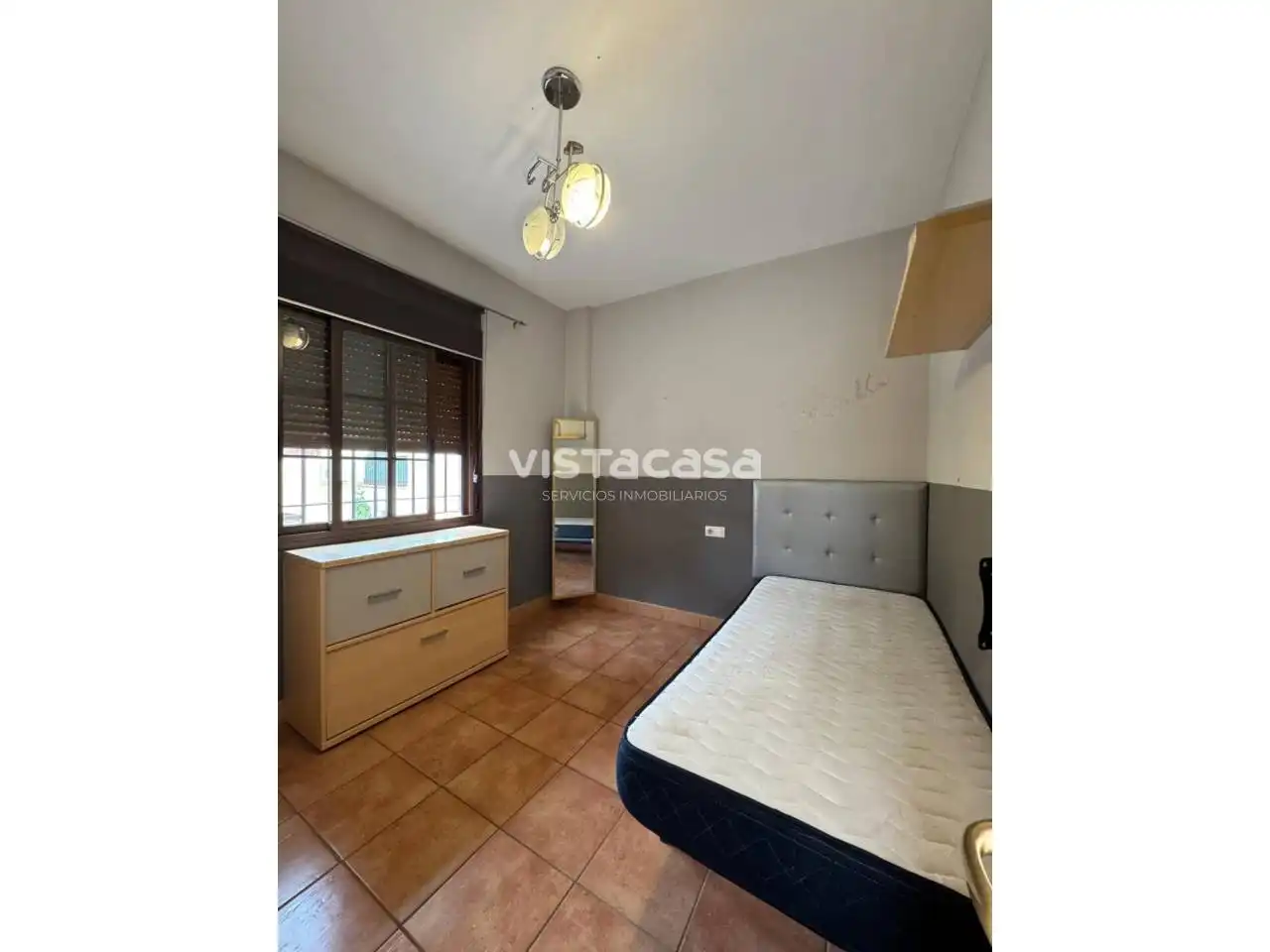 Habitación de Casa adosada de alquiler en Mairena del Alcor con Aire acondicionado, Calefacción y Terraza