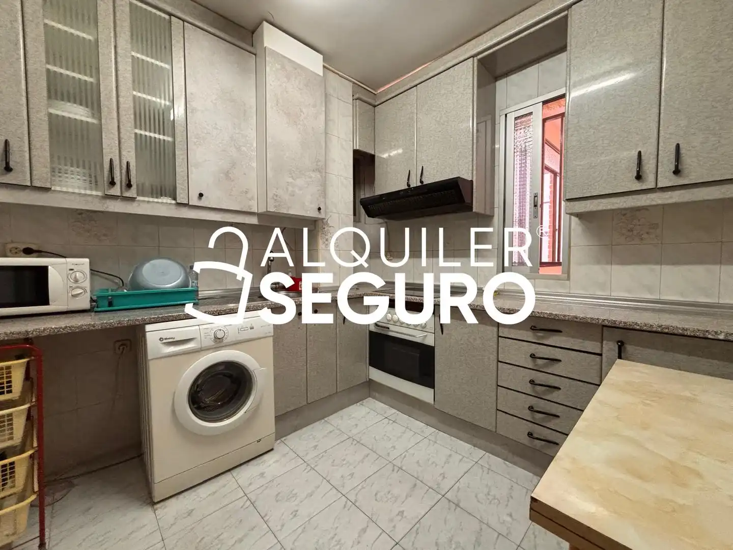 Kitchen of Flat for rent in Madrid  with Air Conditioner, Heating and Furnished